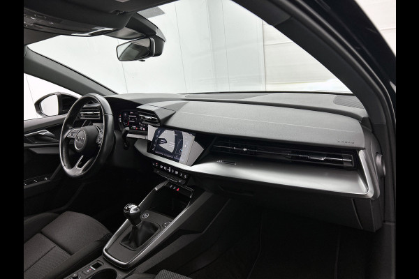 Audi A3 Sportback 30 TFSI Business edition 5Drs. / Virtual cockpit / Airco-ecc./ Navigatie / Pdc / Xenon / Radio multimedia / Apk 11-2026