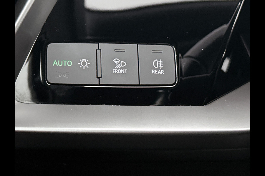 Audi A3 Sportback 30 TFSI Business edition 5Drs. / Virtual cockpit / Airco-ecc./ Navigatie / Pdc / Xenon / Radio multimedia / Apk 11-2026