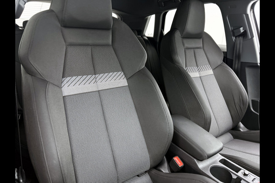 Audi A3 Sportback 30 TFSI Business edition 5Drs. / Virtual cockpit / Airco-ecc./ Navigatie / Pdc / Xenon / Radio multimedia / Apk 11-2026