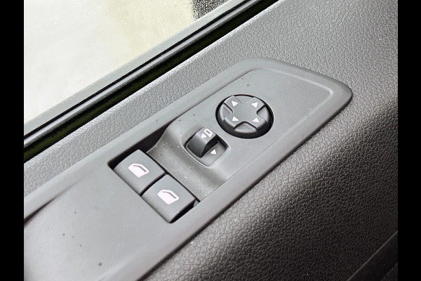 Opel Vivaro 2.0 Diesel 180 S&S L3 Automaat Dubbele Cabine 2 schuifdeuren Android Auto/Apple CarPlay Navigatie Keyless Entry&Start Climate Control Camera Cruise Control Houten afwerking laadruimte Trekhaak lichtmetalen velgen