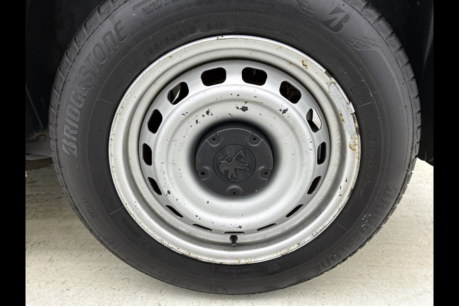 Peugeot Partner 1.2 Benzine 111PK Euro6 *Distributie bij 68Dkm. vervangen* Premium / Airco / Navigatie / Schuifdeur Re./ Radio multimedia / Apk 08-2027