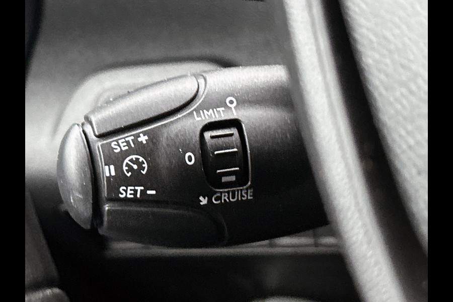 Peugeot Partner 1.2 Benzine 111PK Euro6 *Distributie bij 66Dkm.vervangen* Premium / Airco / Navigatie / Schuifdeur Re./ Radio multimedia / Apk 07-2027