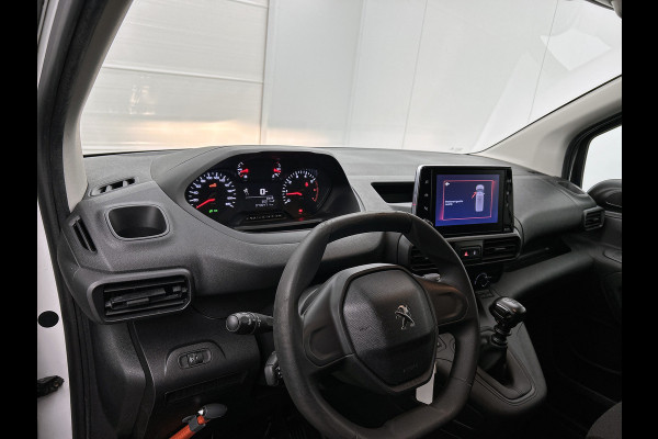 Peugeot Partner 1.2 Benzine 111PK Euro6 *Distributie bij 66Dkm.vervangen* Premium / Airco / Navigatie / Schuifdeur Re./ Radio multimedia / Apk 07-2027