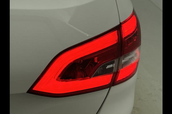 Peugeot 308 SW 1.2 111PK PureTech Active * Distributie vv bij 85Dkm.* / Trekhaak / Navigatie / Airco-ecc./ Pdc./ Radio multimedia / / Apk nieuw