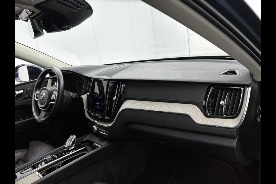 Volvo XC60 2.0 T6 250KW AWD hybrid Inscription / Panoramadak / Trekhaak / Leder lux./Stuur-Stoelverw / Pdc+camera / Audio & Park Ass./ Lighting / Apk 06-2027
