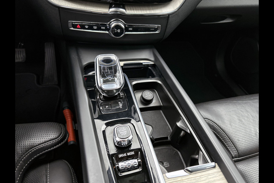 Volvo XC60 2.0 T6 250KW AWD hybrid Inscription / Panoramadak / Trekhaak / Leder lux./Stuur-Stoelverw / Pdc+camera / Audio & Park Ass./ Lighting / Apk 06-2027