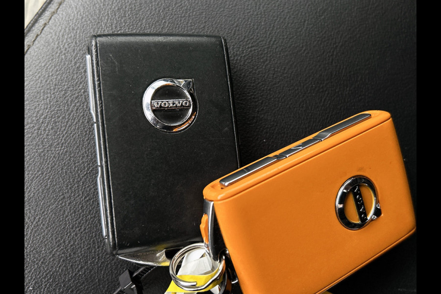 Volvo XC60 2.0 T6 250KW AWD hybrid Inscription / Panoramadak / Trekhaak / Leder lux./Stuur-Stoelverw / Pdc+camera / Audio & Park Ass./ Lighting / Apk 06-2027