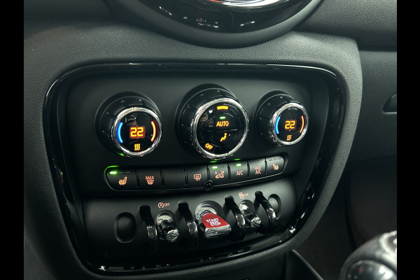 MINI Clubman 2.0D 150PK Cooper Business Edition / Airco-ecc./ Stoelverwarming / Navigatie / Trekhaak / Dab / Pdc. A / Radio multimedia / Apk 04-2026