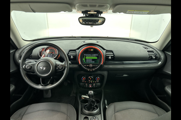 MINI Clubman 2.0D 150PK Cooper Business Edition / Airco-ecc./ Stoelverwarming / Navigatie / Trekhaak / Dab / Pdc. A / Radio multimedia / Apk 04-2026