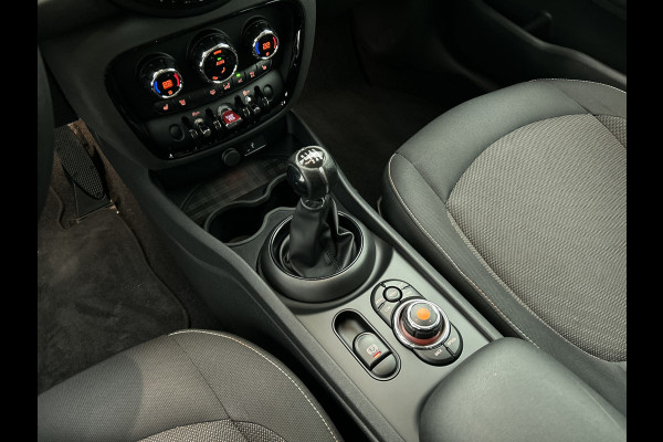 MINI Clubman 2.0D 150PK Cooper Business Edition / Airco-ecc./ Stoelverwarming / Navigatie / Trekhaak / Dab / Pdc. A / Radio multimedia / Apk 04-2026