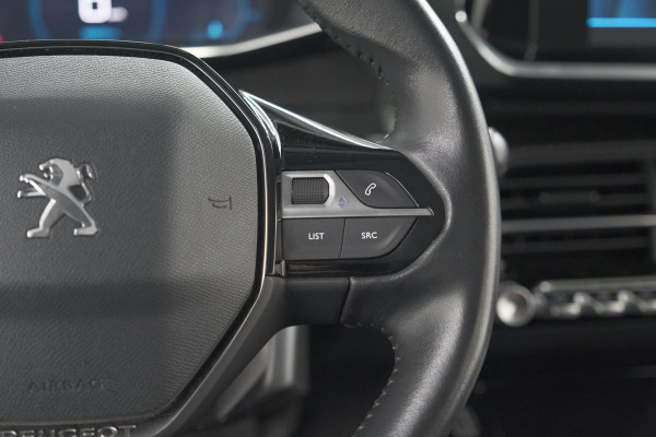 Peugeot 2008 PureTech 130 Allure | Trekhaak | Camera | Stoelverwarming | Adaptieve Cruise Control