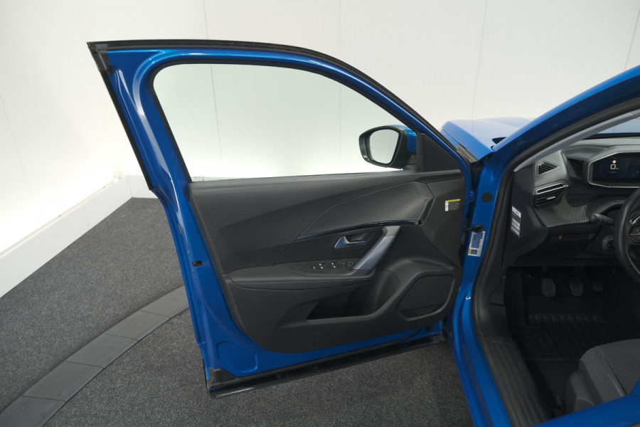 Peugeot 2008 PureTech 130 Allure | Trekhaak | Camera | Stoelverwarming | Adaptieve Cruise Control