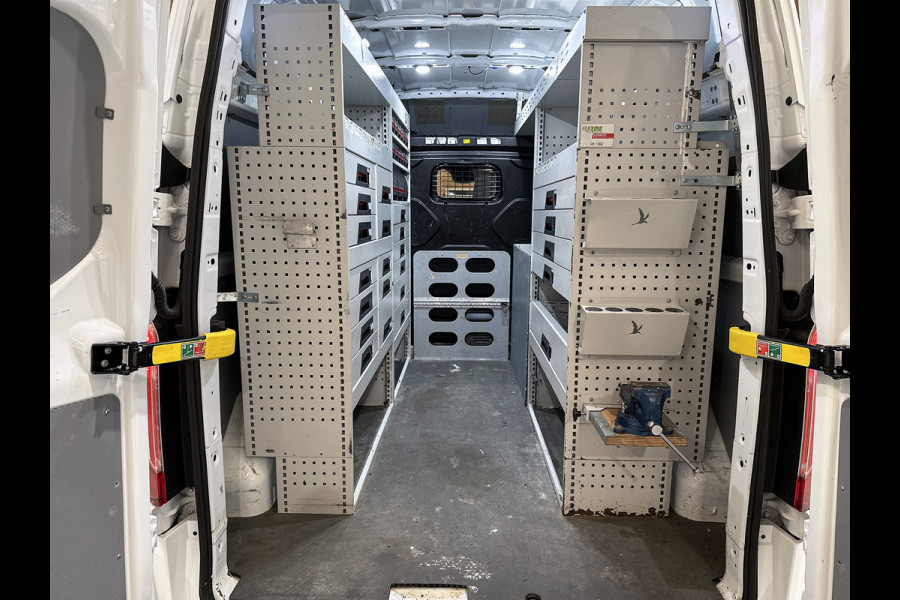 Ford Transit Custom 340 2.0 TDCI Euro6 Automaat 131PK H2 Trend 3Pers. *ideaal voor Camper* Navigatie / Pdc./ Airco / Safety&Comfort pack / Driver assist  / Stoelverwarming / / Apk 12-2026