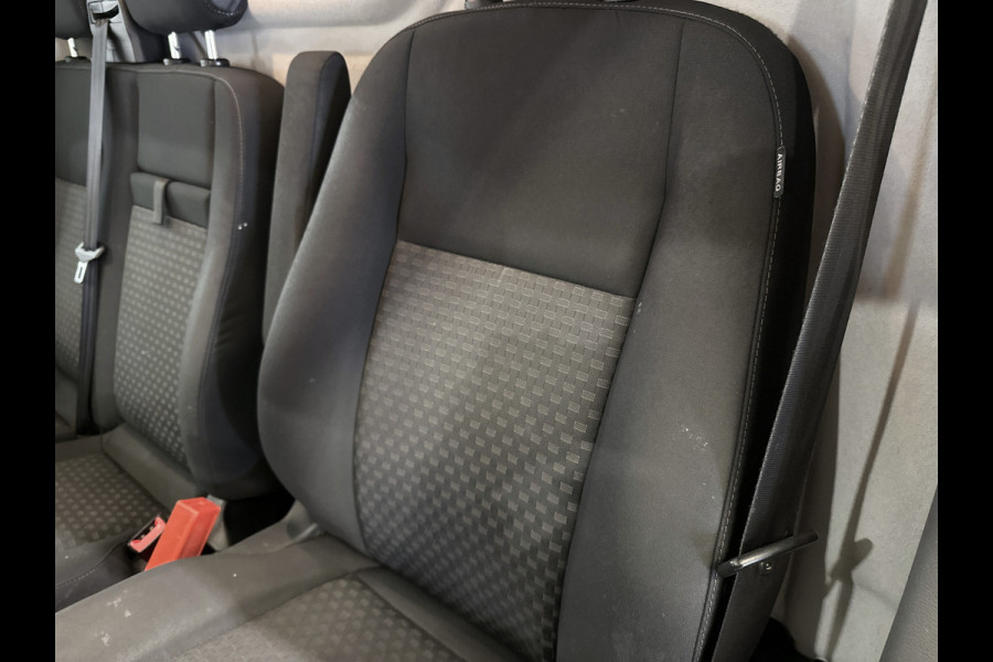 Ford Transit Custom 340 2.0 TDCI Euro6 Automaat 131PK H2 Trend 3Pers. *ideaal voor Camper* Navigatie / Pdc./ Airco / Safety&Comfort pack / Driver assist  / Stoelverwarming / / Apk 12-2026