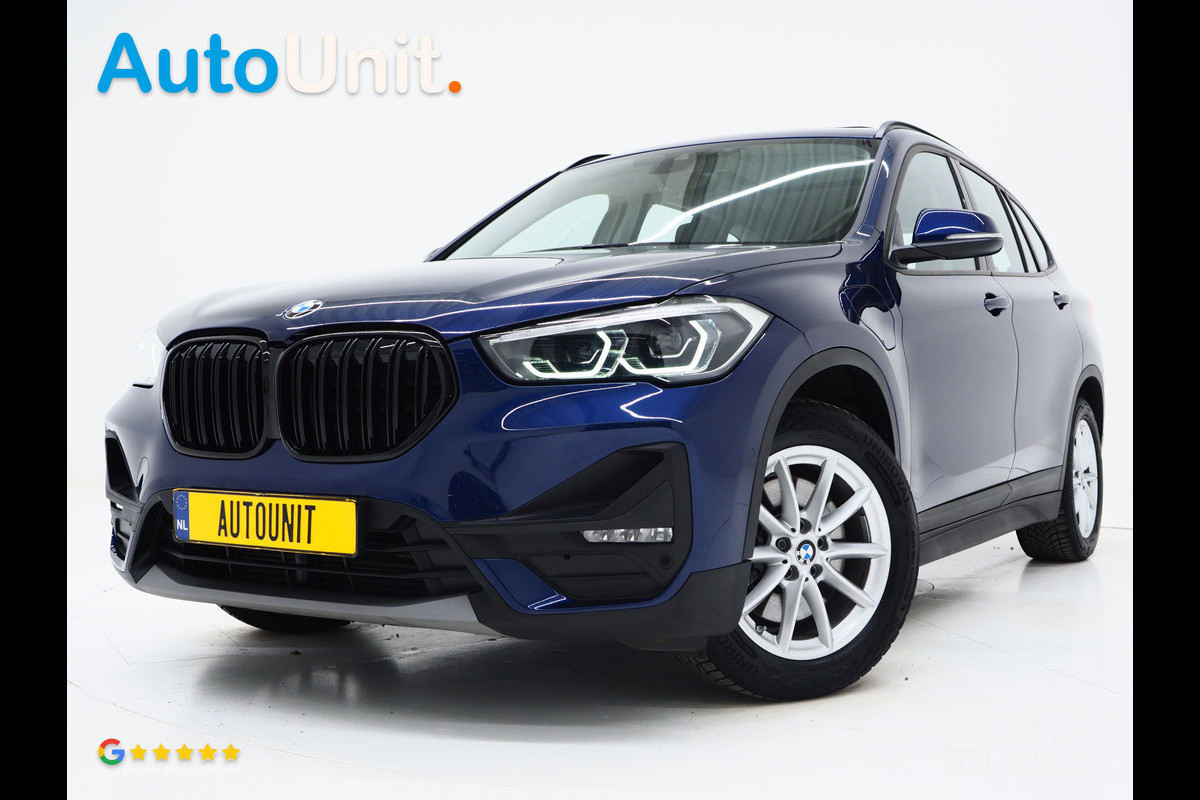 BMW X1 xDrive25e High Executive Shadow | Panoramadak | Head Up | Leder | Camera | Stoelverwarming | LED
