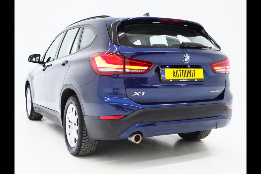 BMW X1 xDrive25e High Executive Shadow | Panoramadak | Head Up | Leder | Camera | Stoelverwarming | LED