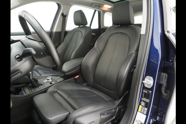 BMW X1 xDrive25e High Executive Shadow | Panoramadak | Head Up | Leder | Camera | Stoelverwarming | LED