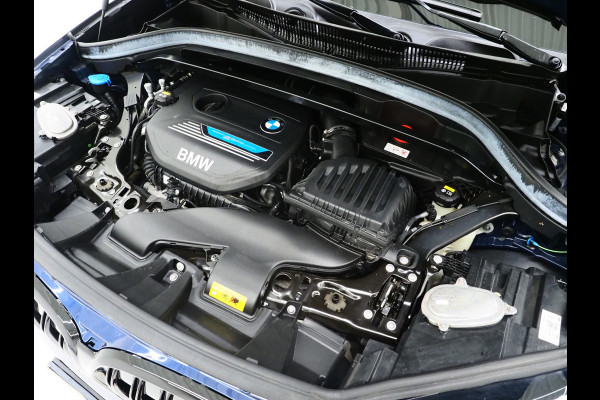 BMW X1 xDrive25e High Executive Shadow | Panoramadak | Head Up | Leder | Camera | Stoelverwarming | LED