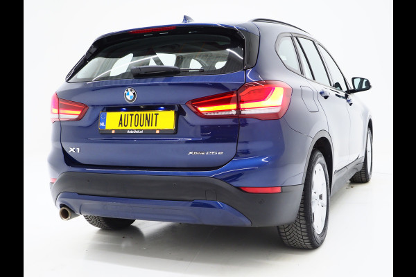 BMW X1 xDrive25e High Executive Shadow | Panoramadak | Head Up | Leder | Camera | Stoelverwarming | LED