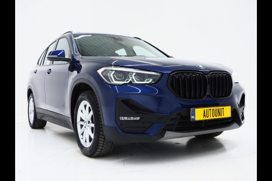 BMW X1 xDrive25e High Executive Shadow | Panoramadak | Head Up | Leder | Camera | Stoelverwarming | LED