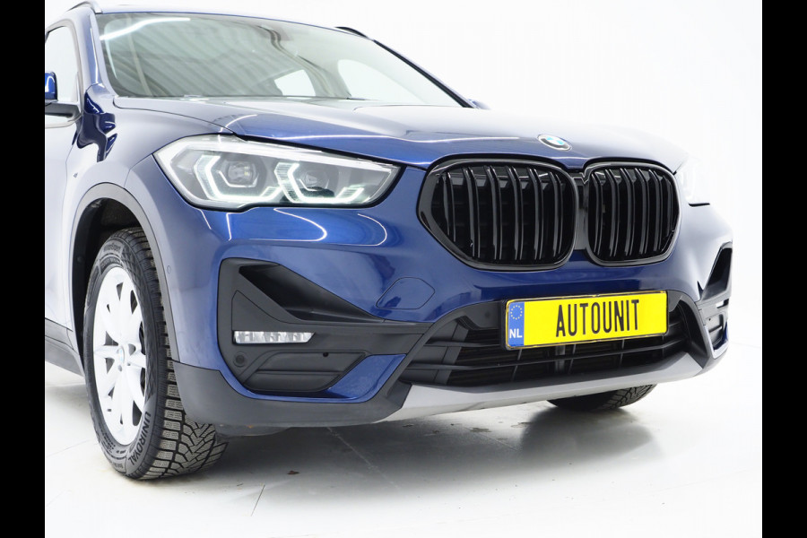 BMW X1 xDrive25e High Executive Shadow | Panoramadak | Head Up | Leder | Camera | Stoelverwarming | LED