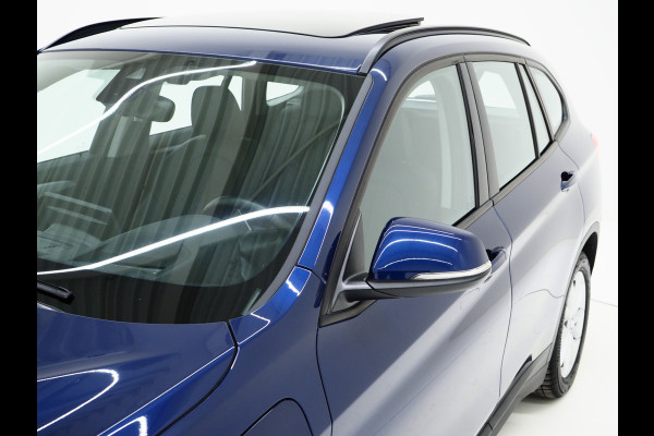 BMW X1 xDrive25e High Executive Shadow | Panoramadak | Head Up | Leder | Camera | Stoelverwarming | LED