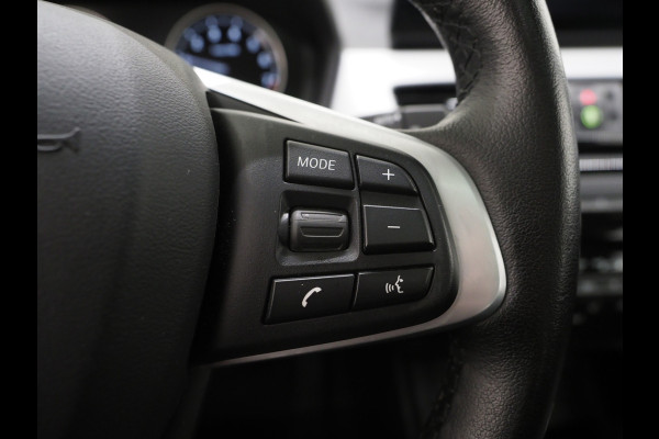 BMW X1 xDrive25e High Executive Shadow | Panoramadak | Head Up | Leder | Camera | Stoelverwarming | LED