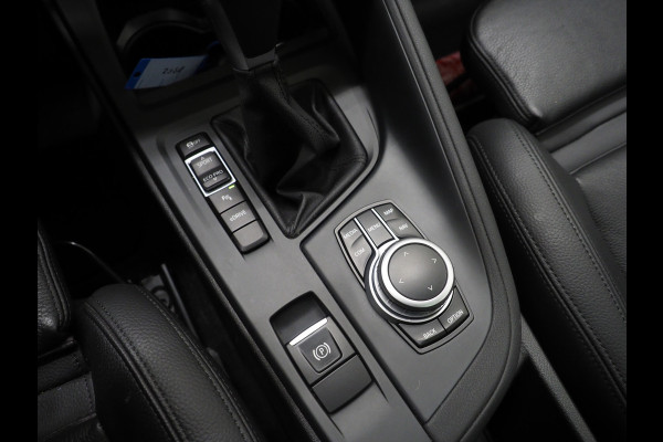 BMW X1 xDrive25e High Executive Shadow | Panoramadak | Head Up | Leder | Camera | Stoelverwarming | LED