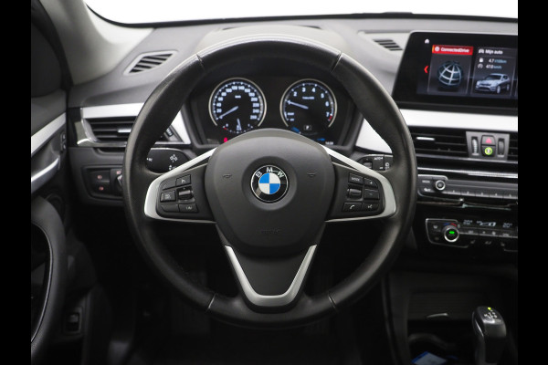BMW X1 xDrive25e High Executive Shadow | Panoramadak | Head Up | Leder | Camera | Stoelverwarming | LED
