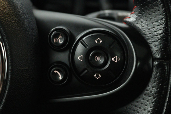 MINI Mini 1.5 Cooper Dalston Edition (PANORAMADAK, JCW PAKKET, STOELVERWARMING, HARMAN KARDON, SFEERVERLICHTING, CARPLAY, NAVI)