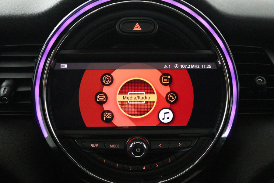 MINI Mini 1.5 Cooper Dalston Edition (PANORAMADAK, JCW PAKKET, STOELVERWARMING, HARMAN KARDON, SFEERVERLICHTING, CARPLAY, NAVI)