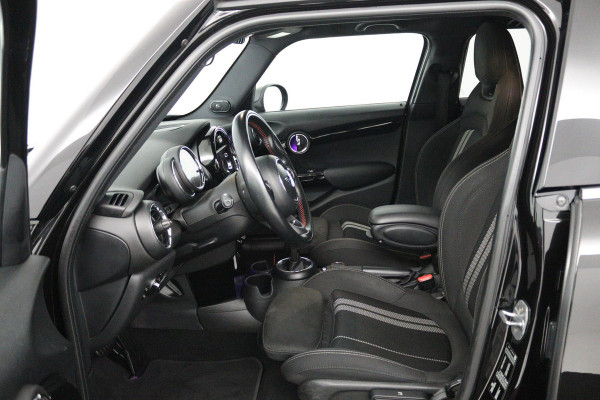 MINI Mini 1.5 Cooper Dalston Edition (PANORAMADAK, JCW PAKKET, STOELVERWARMING, HARMAN KARDON, SFEERVERLICHTING, CARPLAY, NAVI)
