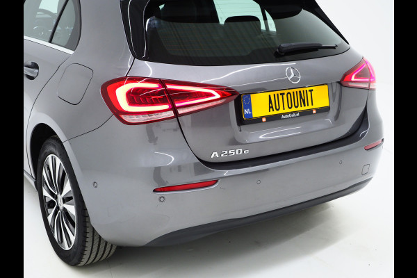 Mercedes-Benz A-Klasse 250 e Panamericana | Panoramadak | Widescreen | Camera | Leder | Zwarte Hemel | Cruise | DAB