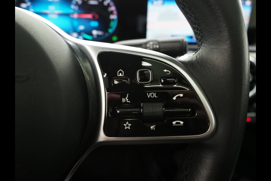 Mercedes-Benz A-Klasse 250 e Panamericana | Panoramadak | Widescreen | Camera | Leder | Zwarte Hemel | Cruise | DAB