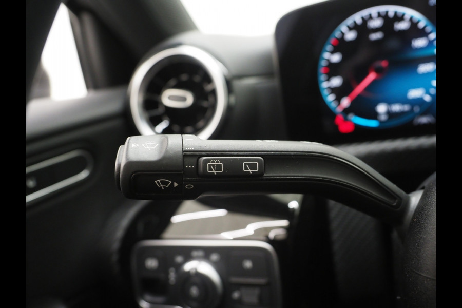 Mercedes-Benz A-Klasse 250 e Panamericana | Panoramadak | Widescreen | Camera | Leder | Zwarte Hemel | Cruise | DAB