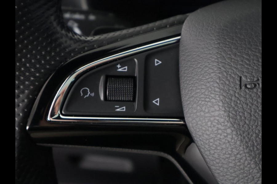 Škoda SCALA 1.0 TSI Sport Business Automaat | Panoramadak | Navigatie | Apple Carplay & AndroidAUTO | Camera