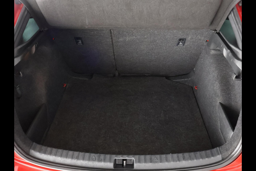 Škoda SCALA 1.0 TSI Sport Business Automaat | Panoramadak | Navigatie | Apple Carplay & AndroidAUTO | Camera