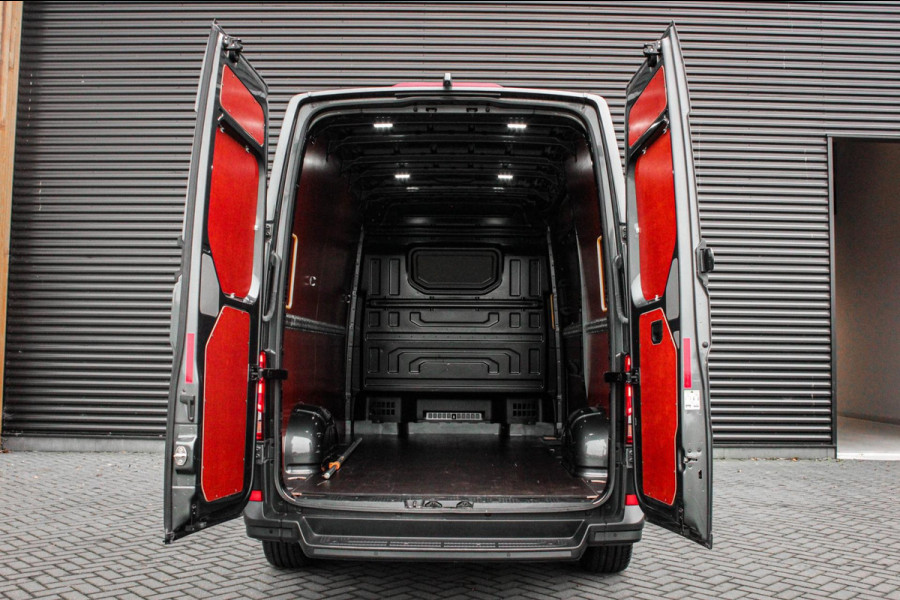 MAN TGE 35 - 177PK FULL BLACK / NAVIGATIE / AIRCO / ACC / CAMERA / CLIMATE CONTEROL / FULL OPTONS / JB-EDITION / APPLE CARPLAY