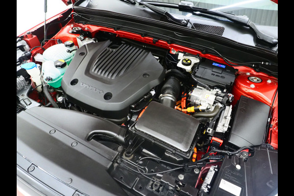 Volvo XC40 1.5 T5 Recharge R-Design | Panoramadak | Trekhaak | Pilot Assist | Leder | 360 | Keyless