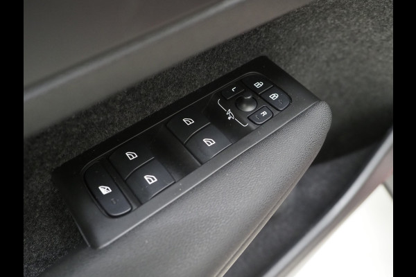 Volvo XC40 1.5 T5 Recharge R-Design | Panoramadak | Trekhaak | Pilot Assist | Leder | 360 | Keyless