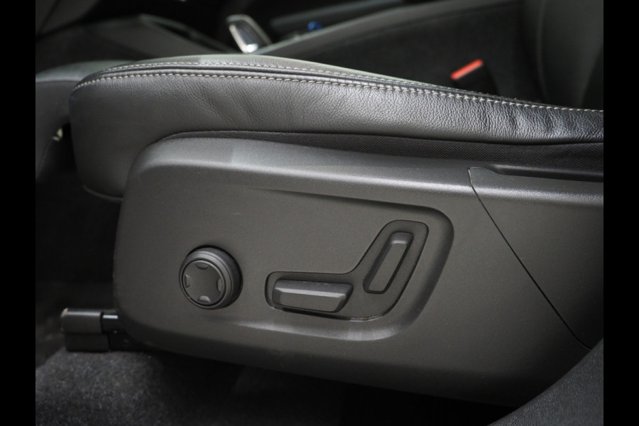Volvo XC40 1.5 T5 Recharge R-Design | Panoramadak | Trekhaak | Pilot Assist | Leder | 360 | Keyless