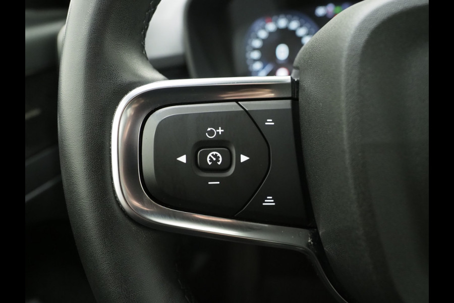 Volvo XC40 1.5 T5 Recharge R-Design | Panoramadak | Trekhaak | Pilot Assist | Leder | 360 | Keyless