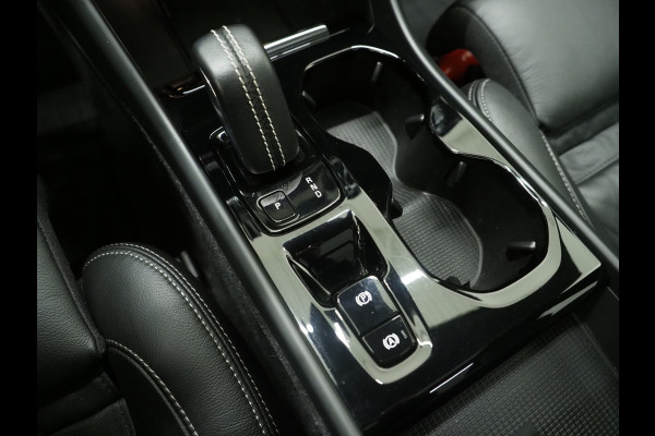 Volvo XC40 1.5 T5 Recharge R-Design | Panoramadak | Trekhaak | Pilot Assist | Leder | 360 | Keyless