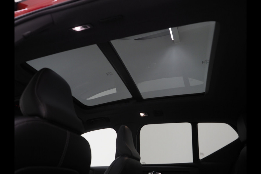 Volvo XC40 1.5 T5 Recharge R-Design | Panoramadak | Trekhaak | Pilot Assist | Leder | 360 | Keyless