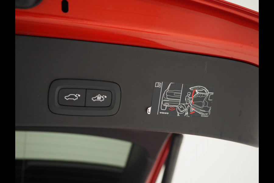 Volvo XC40 1.5 T5 Recharge R-Design | Panoramadak | Trekhaak | Pilot Assist | Leder | 360 | Keyless
