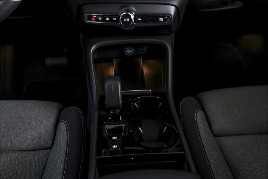 Volvo XC40 1.5 T4 Plug-in hybrid Plus Dark | Dig. Cockpit | Adapt. Cruise | Harman/Kardon | Elek. Stoelen | Stoel-+Stuurverw. | PDC | Camera | NAV+App. Connect | ECC | LM 19" | 2151