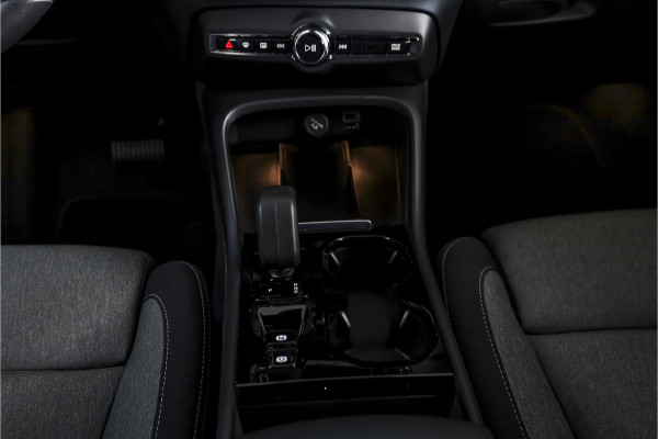 Volvo XC40 1.5 T4 Plug-in hybrid Plus Dark | Dig. Cockpit | Adapt. Cruise | Harman/Kardon | Elek. Stoelen | Stoel-+Stuurverw. | PDC | Camera | NAV+App. Connect | ECC | LM 19" | 2151