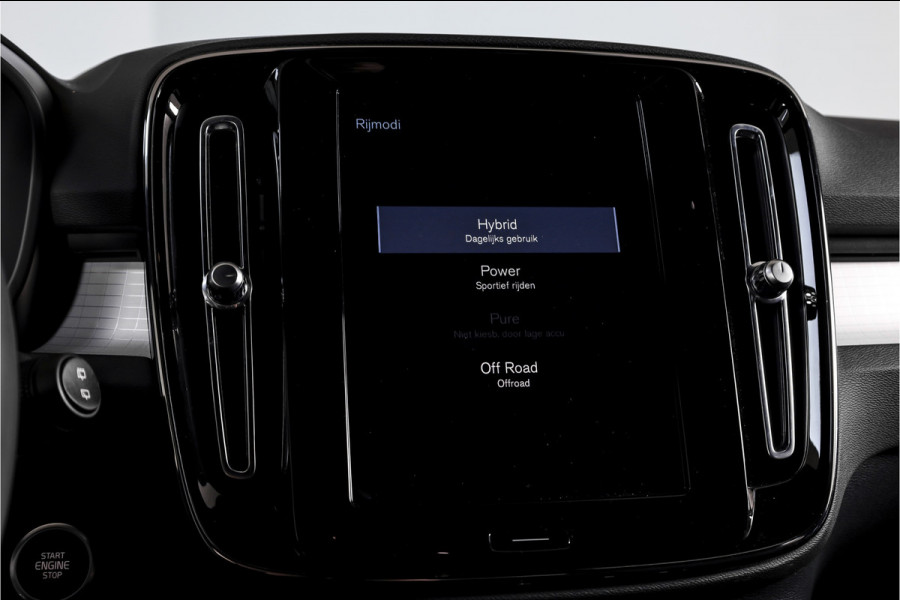 Volvo XC40 1.5 T4 Plug-in hybrid Plus Dark | Dig. Cockpit | Adapt. Cruise | Harman/Kardon | Elek. Stoelen | Stoel-+Stuurverw. | PDC | Camera | NAV+App. Connect | ECC | LM 19" | 2151