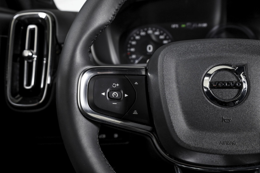 Volvo XC40 1.5 T4 Plug-in hybrid Plus Dark | Dig. Cockpit | Adapt. Cruise | Harman/Kardon | Elek. Stoelen | Stoel-+Stuurverw. | PDC | Camera | NAV+App. Connect | ECC | LM 19" | 2151