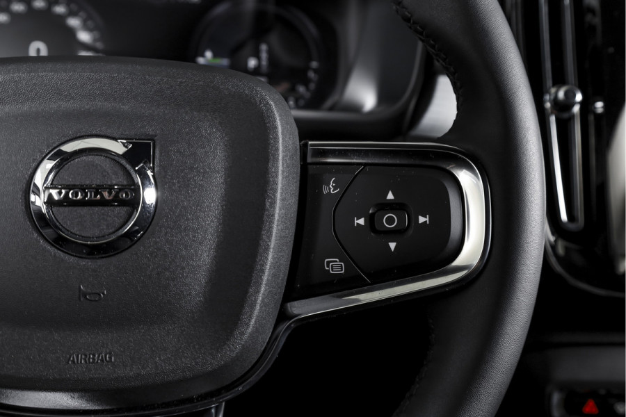 Volvo XC40 1.5 T4 Plug-in hybrid Plus Dark | Dig. Cockpit | Adapt. Cruise | Harman/Kardon | Elek. Stoelen | Stoel-+Stuurverw. | PDC | Camera | NAV+App. Connect | ECC | LM 19" | 2151